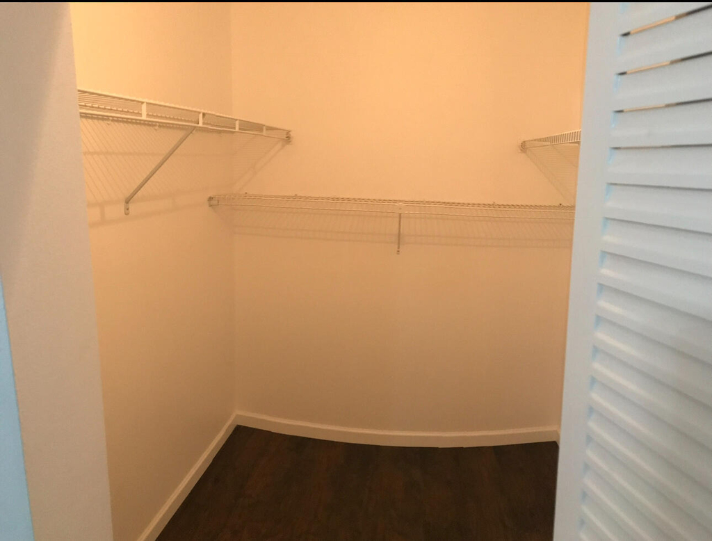 700 Village Green Court - Photo 17