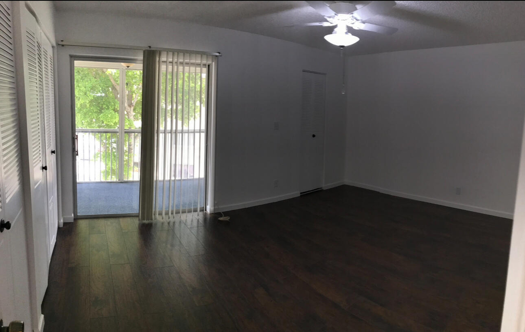 700 Village Green Court - Photo 20