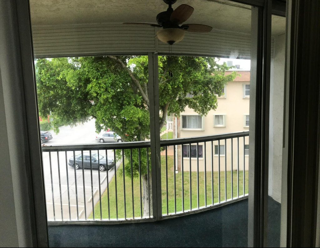 700 Village Green Court - Photo 14