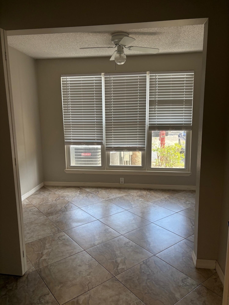 2303 N Congress Avenue - Photo 10