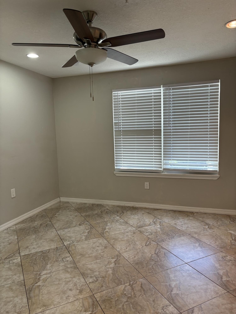 2303 N Congress Avenue - Photo 9