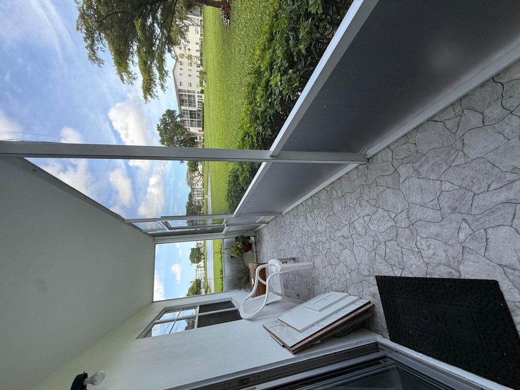 389 Fanshaw - Photo 8