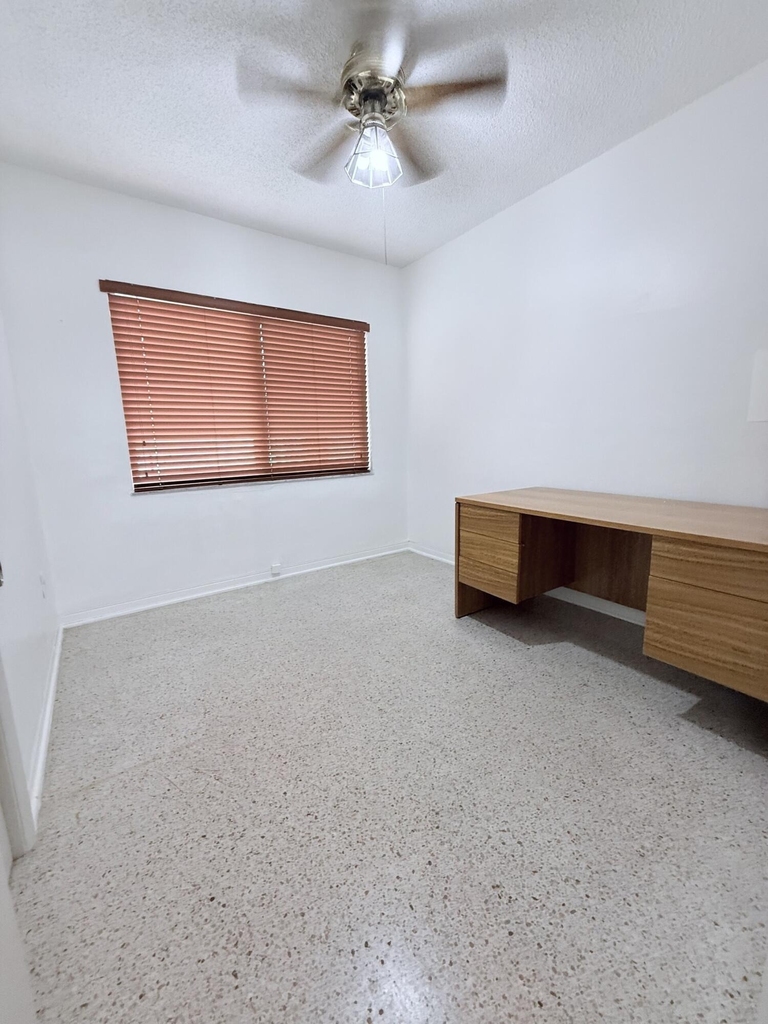 957 W 67th Street - Photo 7
