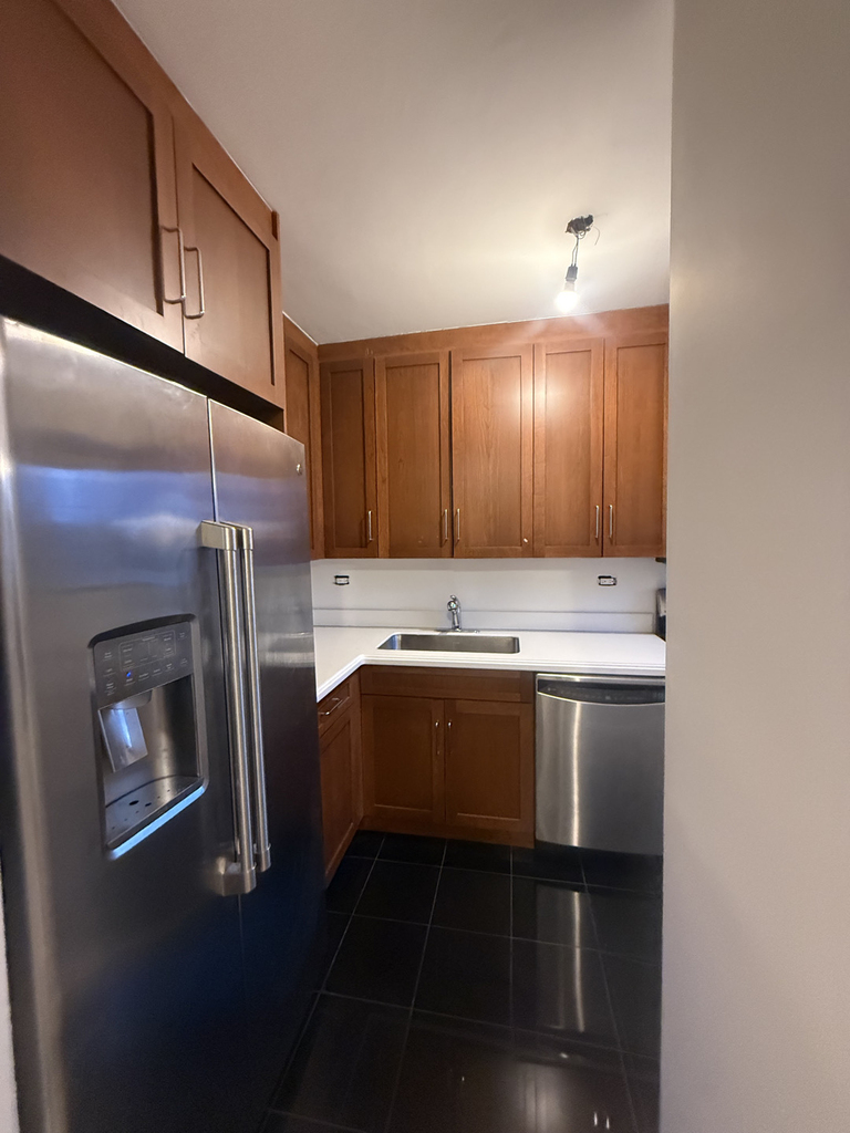 200 East 71st Street - Photo 4
