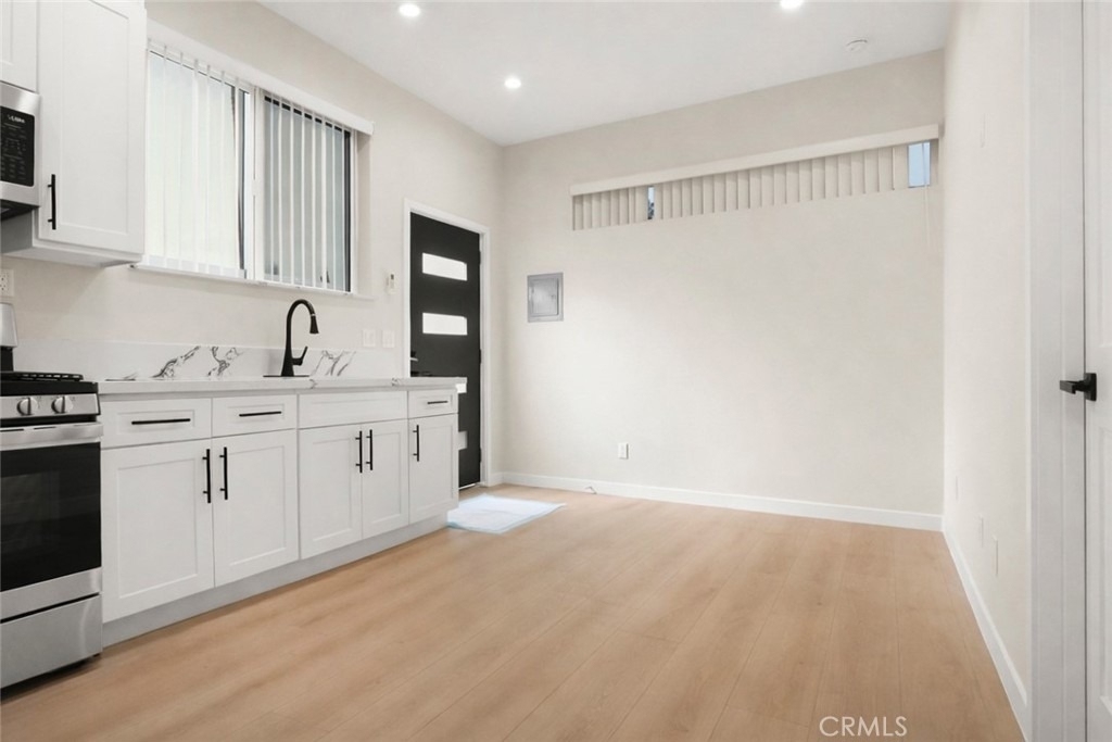 19928 Hatton Street - Photo 5