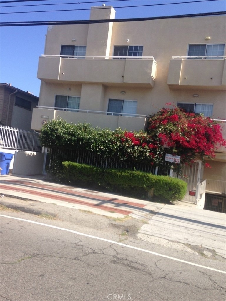 11035 Moorpark Street - Photo 1