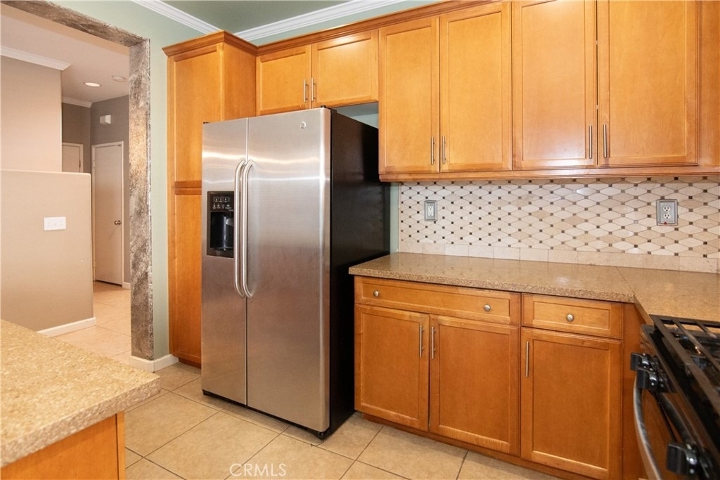 619 W Avenue H13 - Photo 40