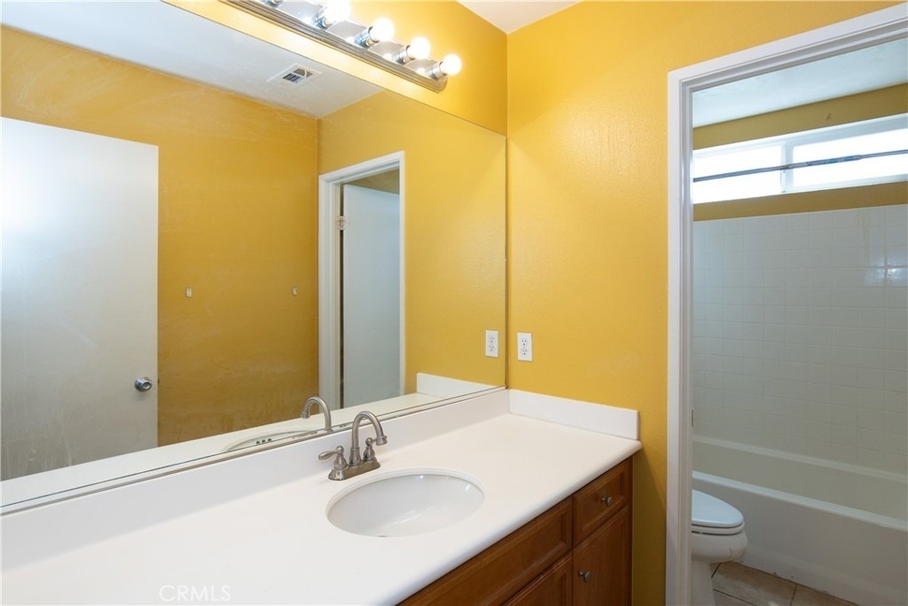 619 W Avenue H13 - Photo 19