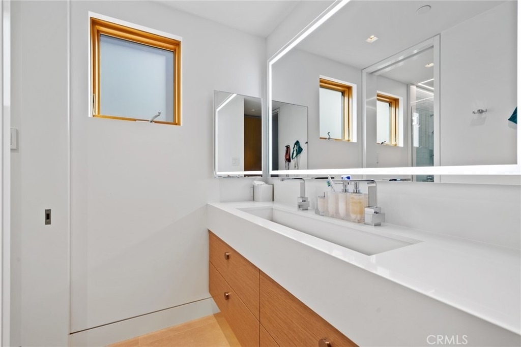 1509 E Bay Avenue - Photo 20