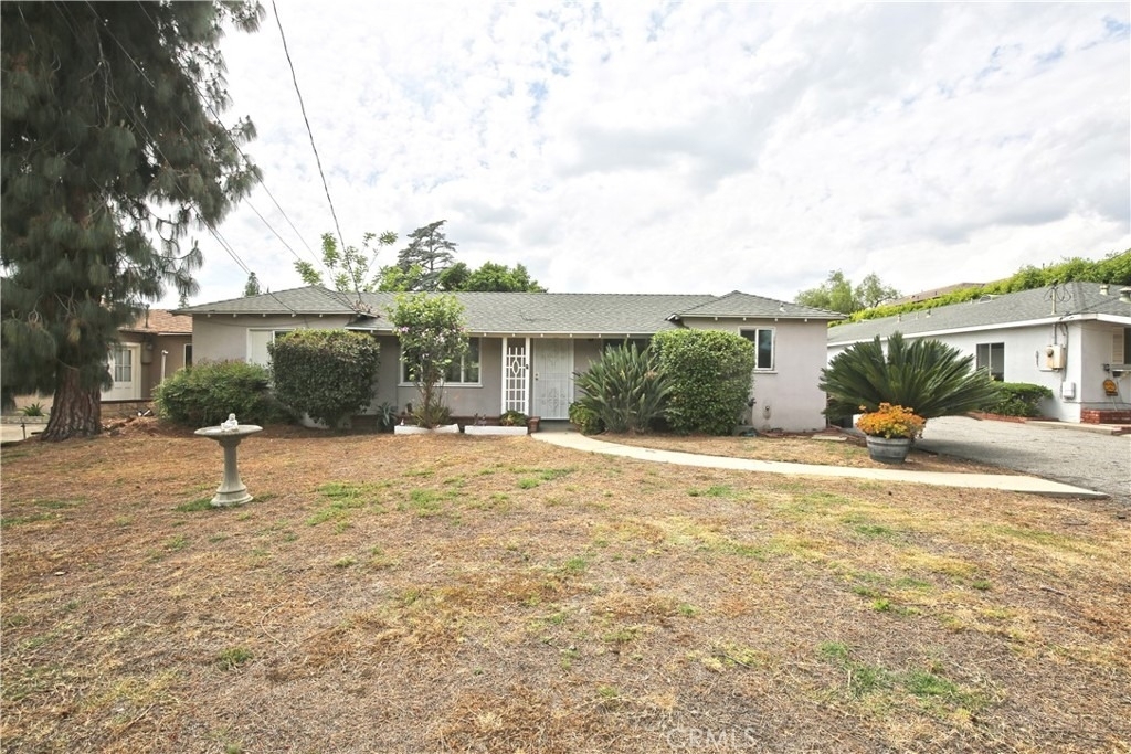 1211 S 10th Avenue - Photo 0