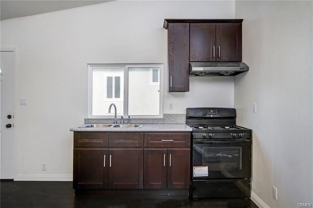 1516 W Hellman Avenue - Photo 3