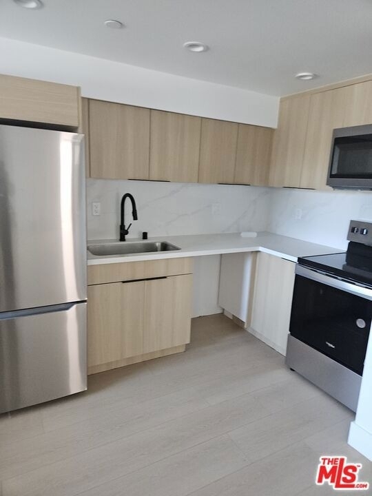 603 W W 46th Street - Photo 2