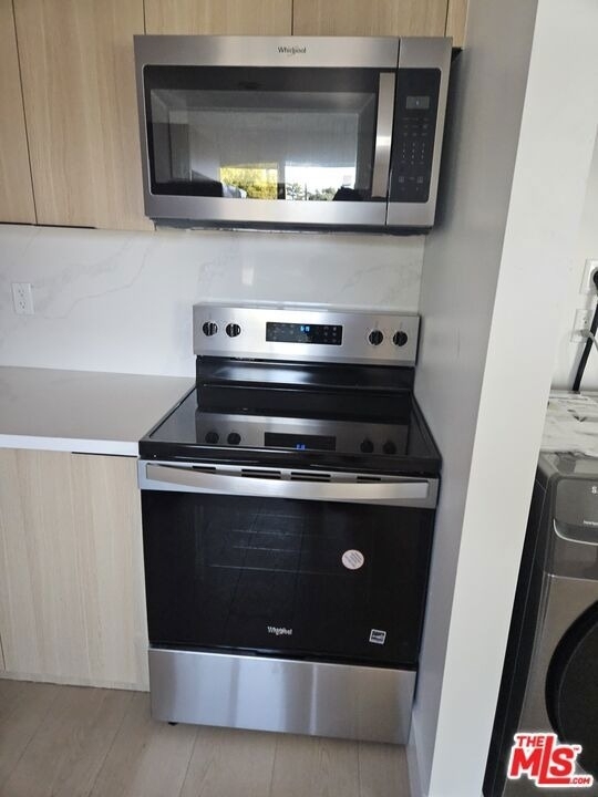 603 W W 46th Street - Photo 4
