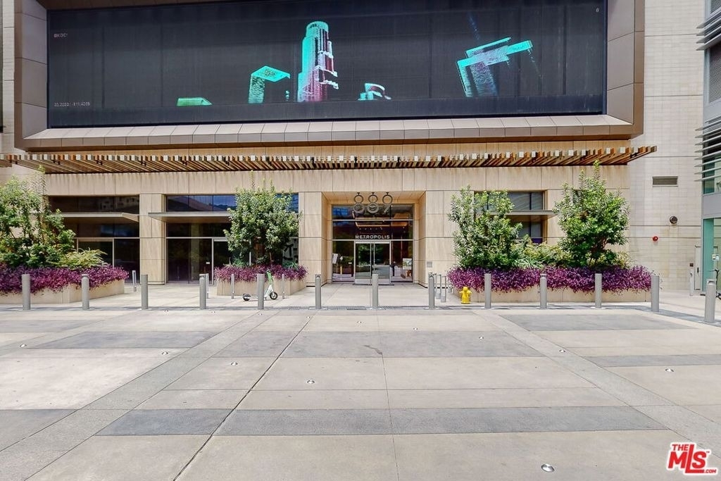889 Francisco Street - Photo 24