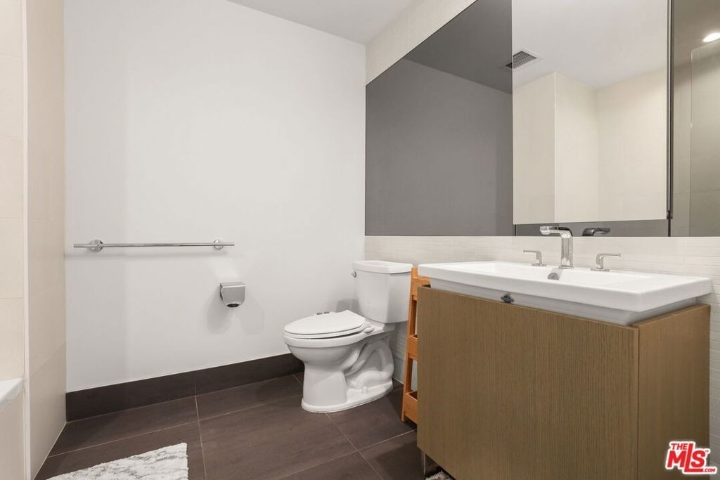 889 Francisco Street - Photo 19