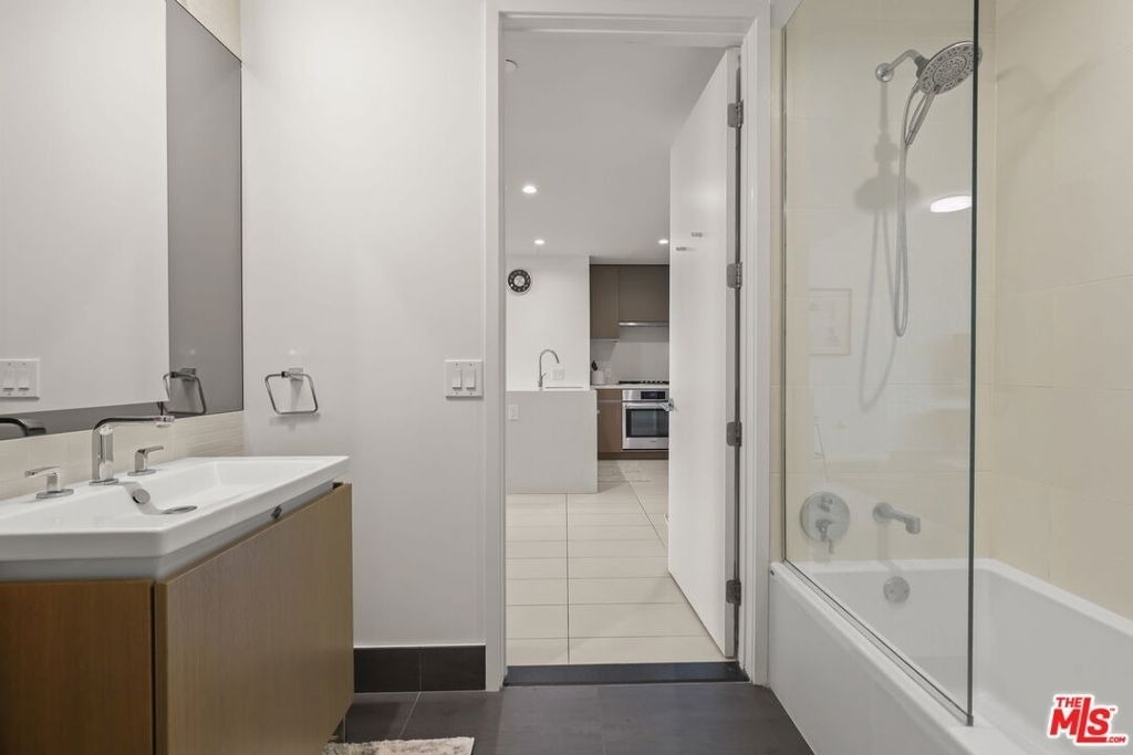889 Francisco Street - Photo 21