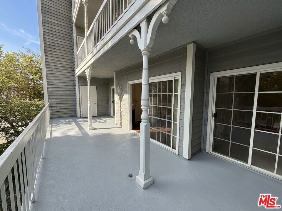 1440 Rexford Drive - Photo 12