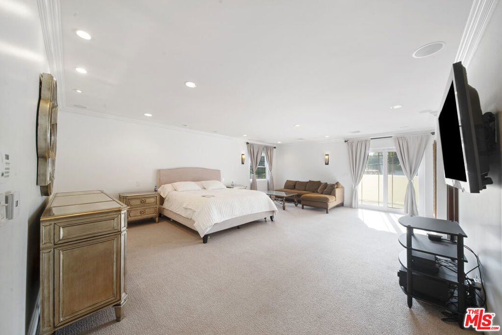 6138 Maryland Drive - Photo 3