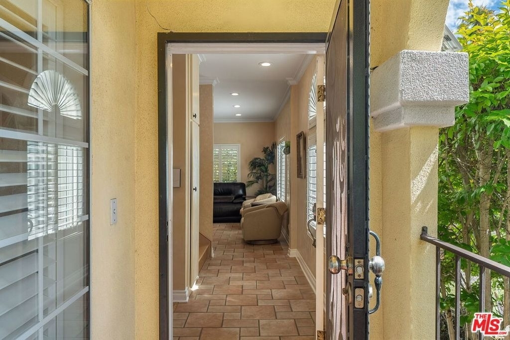 1121 21st Street - Photo 2