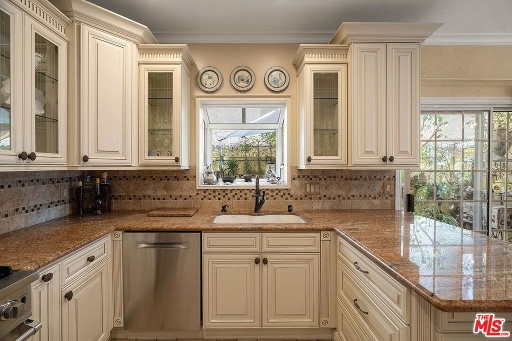 1121 21st Street - Photo 12