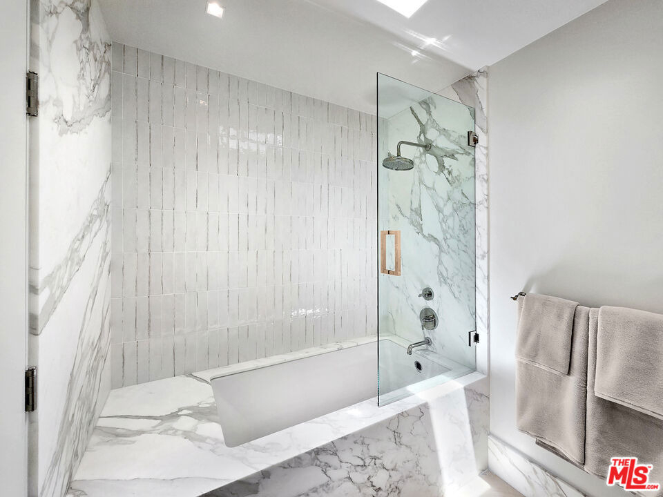 2288 Coldwater Canyon Drive - Photo 32