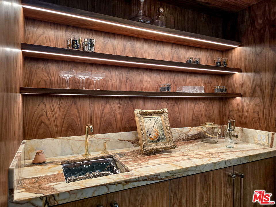 2288 Coldwater Canyon Drive - Photo 12