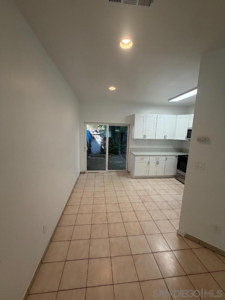 350 E Washington Ave - Photo 2