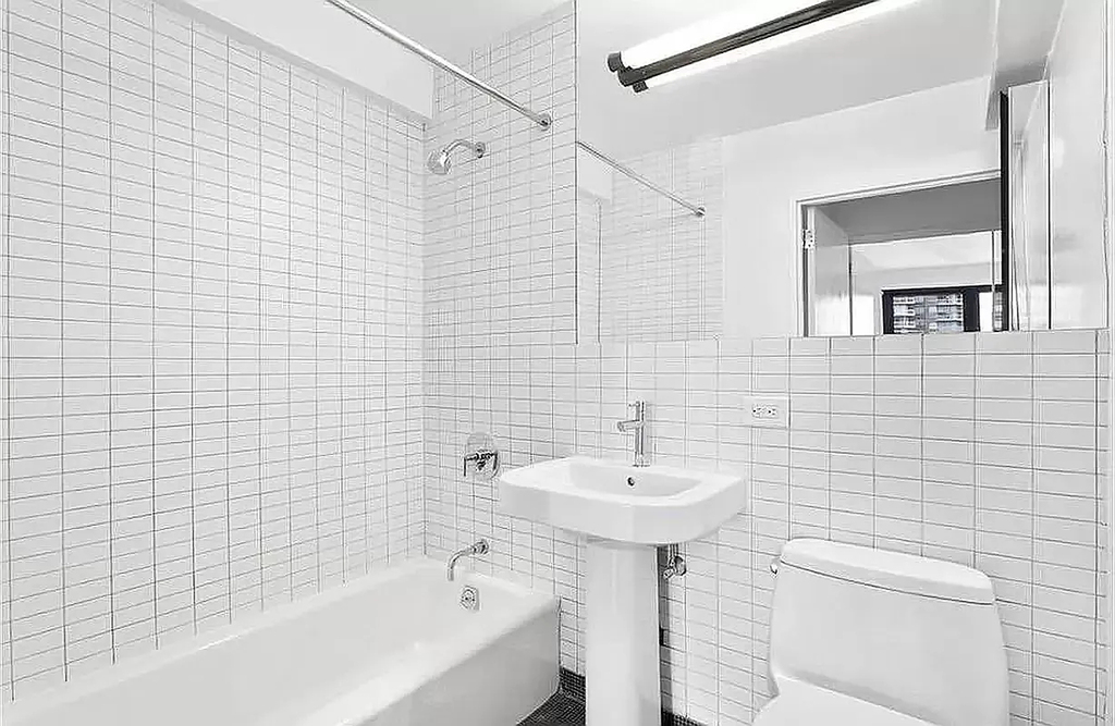 East 39th Street & 2nd Ave - Photo 5