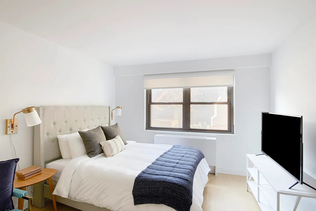 East 39th Street & 2nd Ave - Photo 1