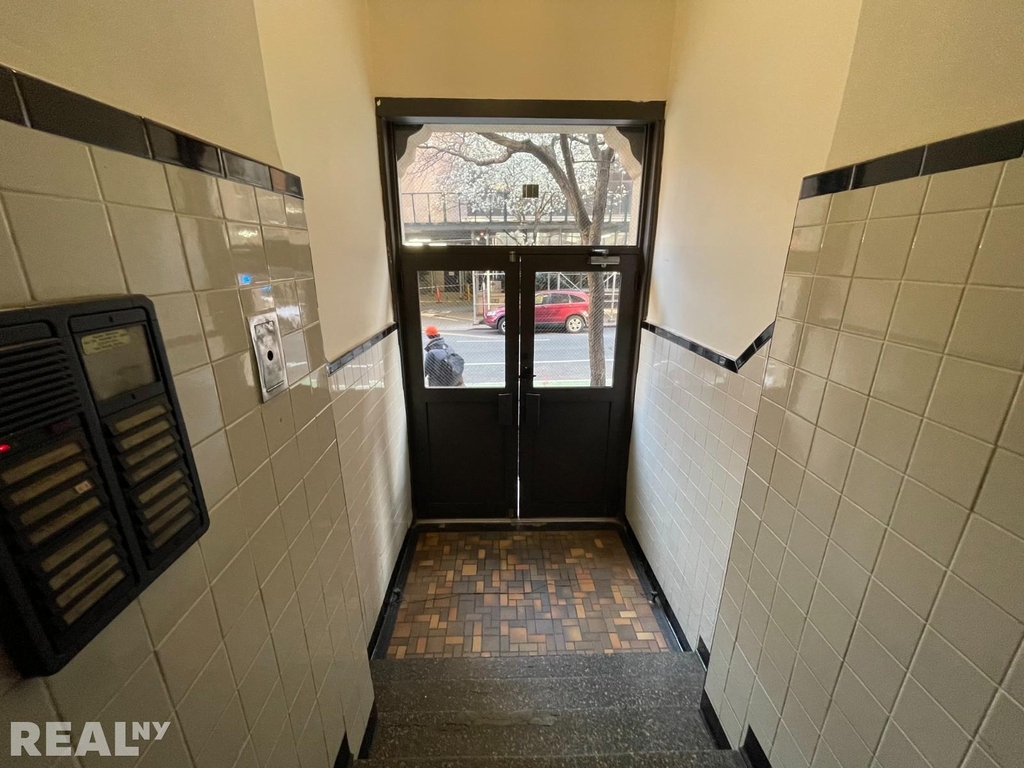 241 E 38th St - Photo 8