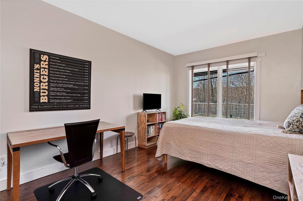 493 Warburton Avenue - Photo 22