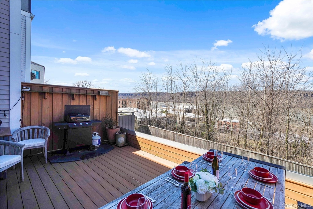 493 Warburton Avenue - Photo 26
