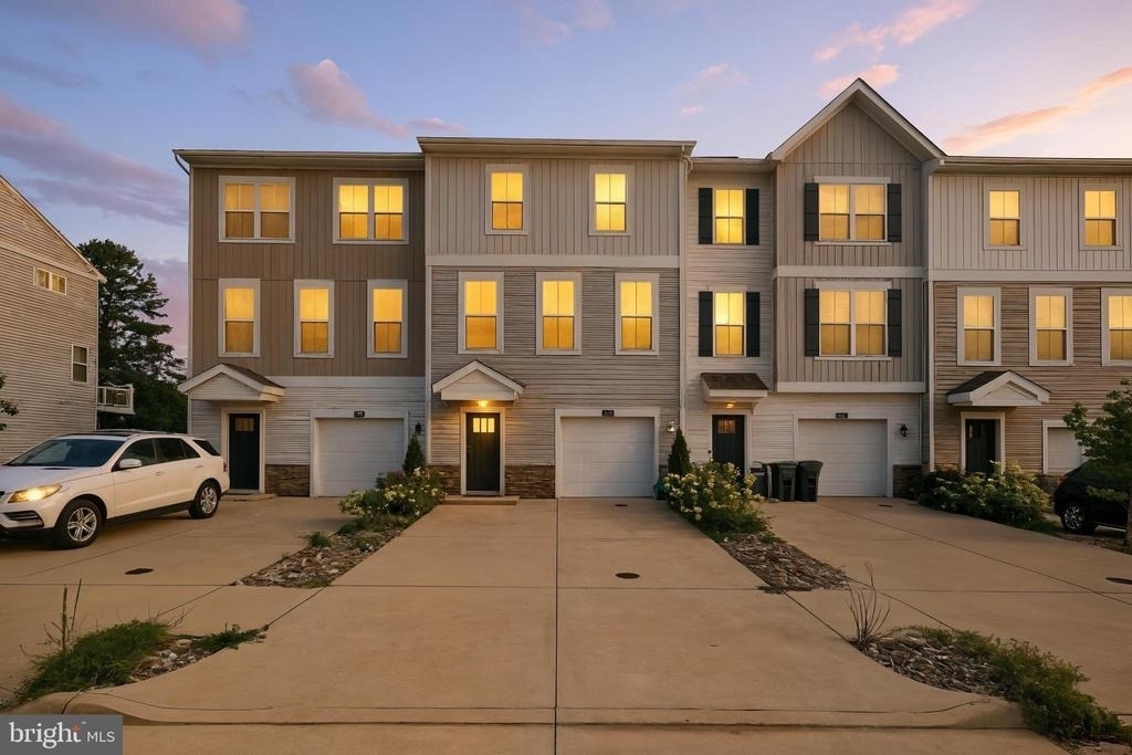406 Honeyberry Lane - Photo 0