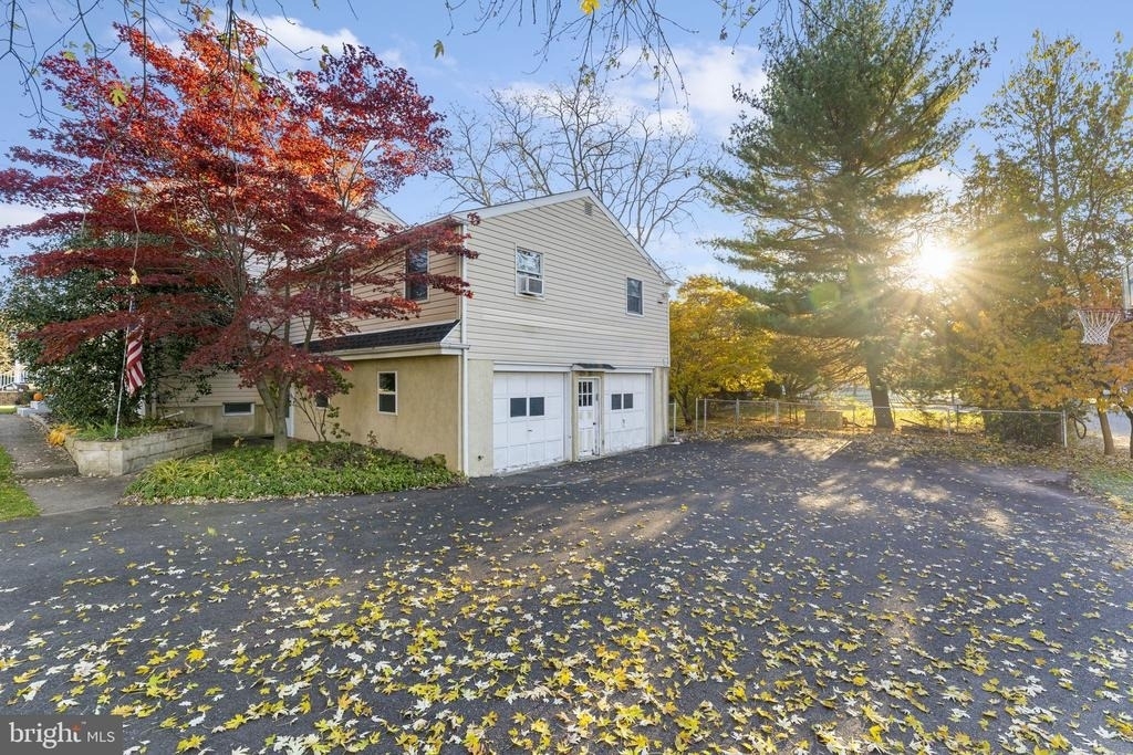 225 Pershing Avenue - Photo 1