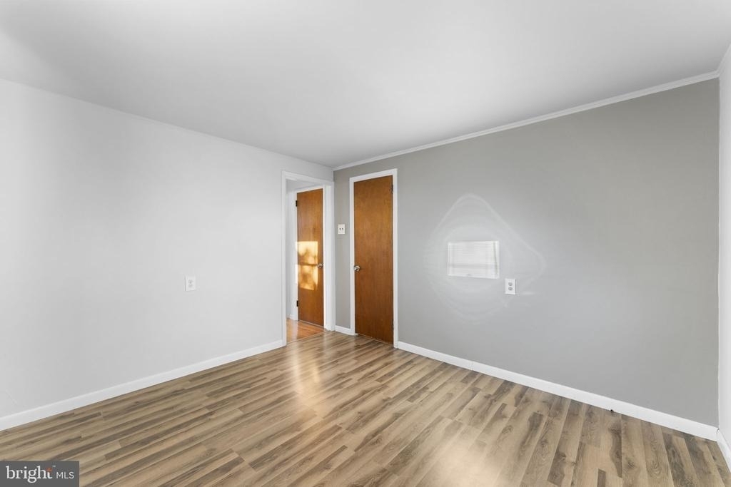 225 Pershing Avenue - Photo 15