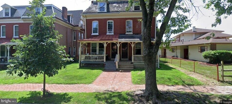 430 S Walnut Street - Photo 0