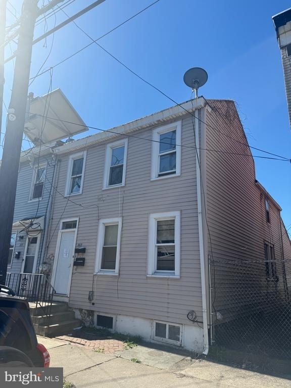 203 Genesee Street - Photo 0