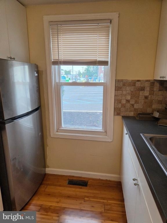 137 E High Street - Photo 5