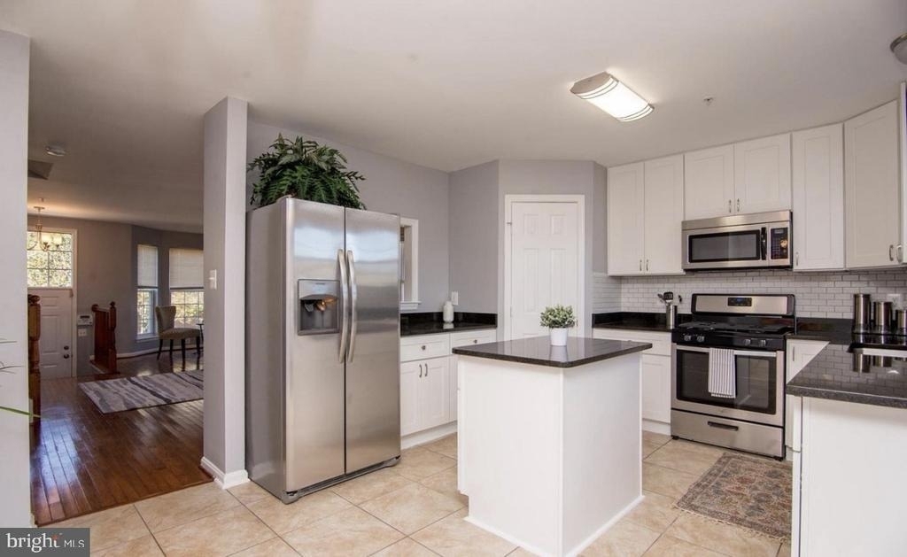 8800 Community Square Lane - Photo 9