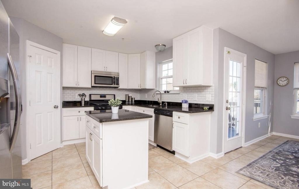 8800 Community Square Lane - Photo 7
