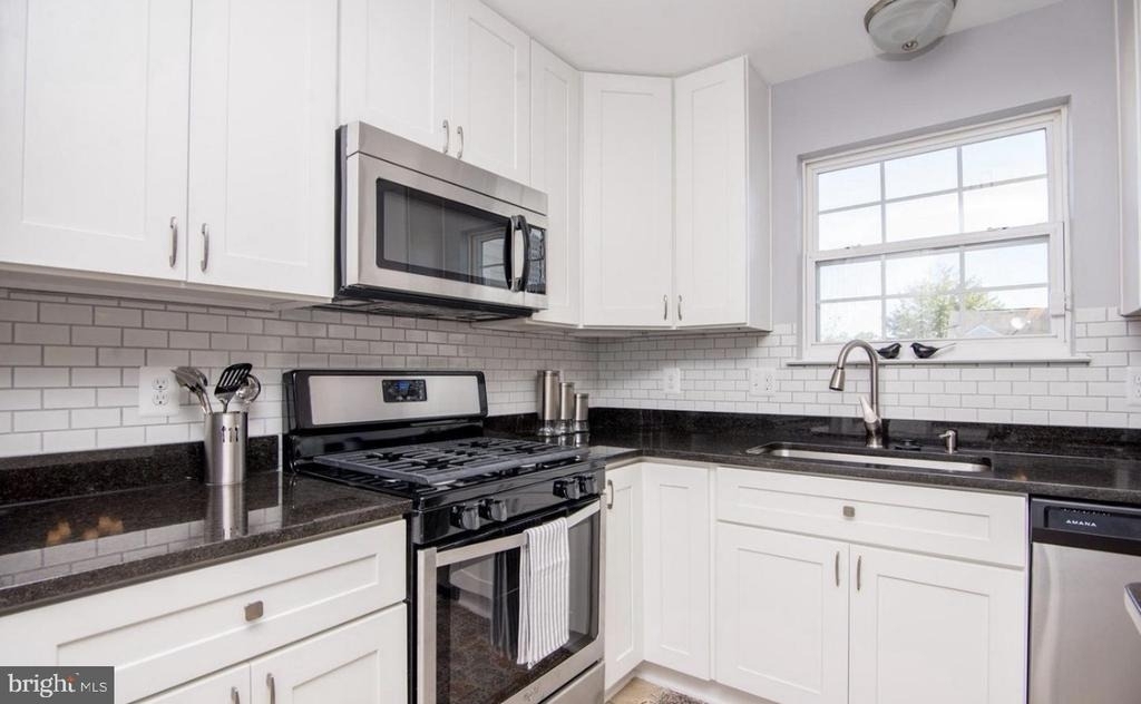 8800 Community Square Lane - Photo 8