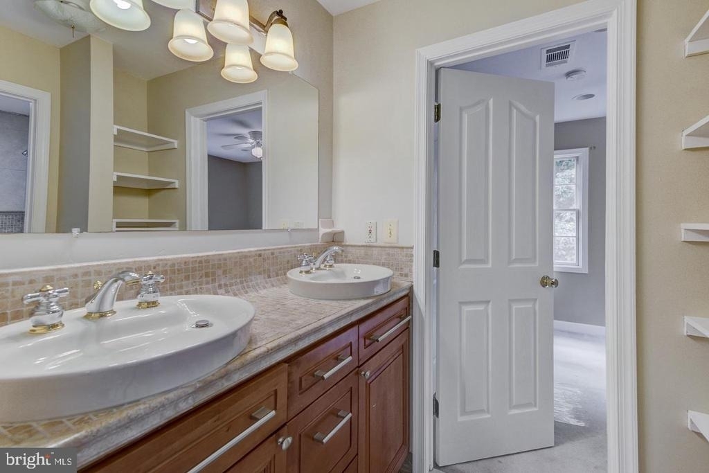 18 Nantucket Court - Photo 11