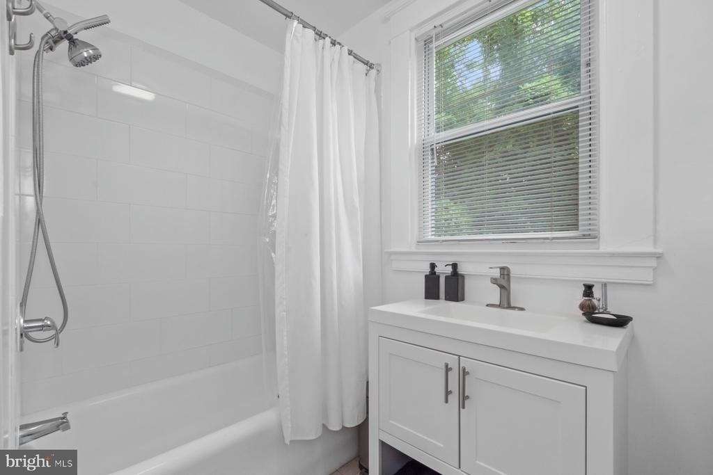3904 Gwynns Falls Parkway - Photo 18
