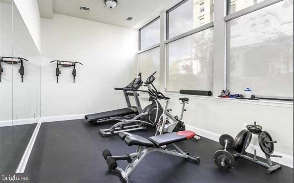 301 W Franklin Street - Photo 7