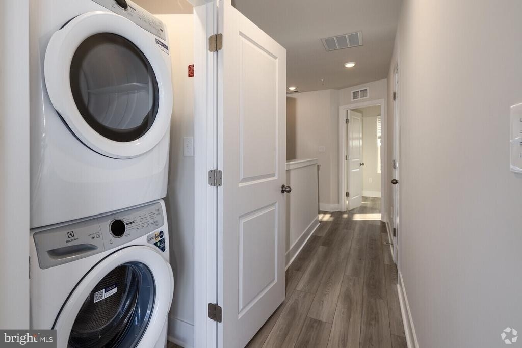 1801 Guilford Avenue - Photo 7