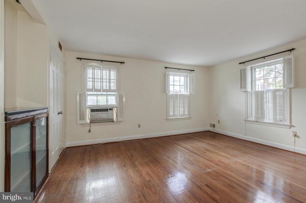 1401 35th Street Nw - Photo 8