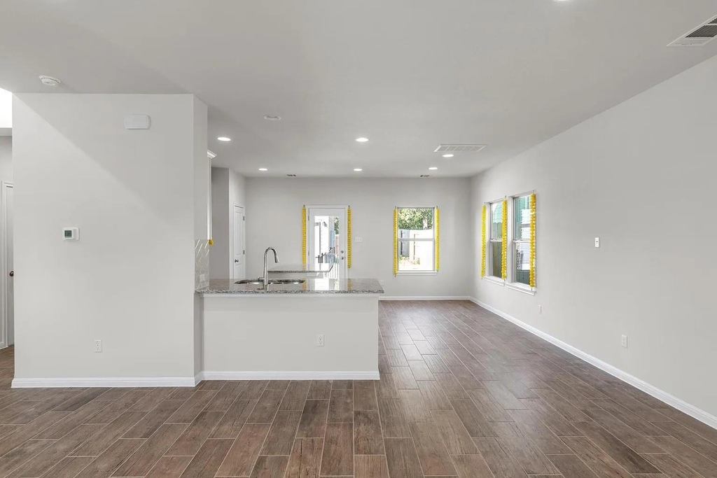 1725 Lakota Ln - Photo 3