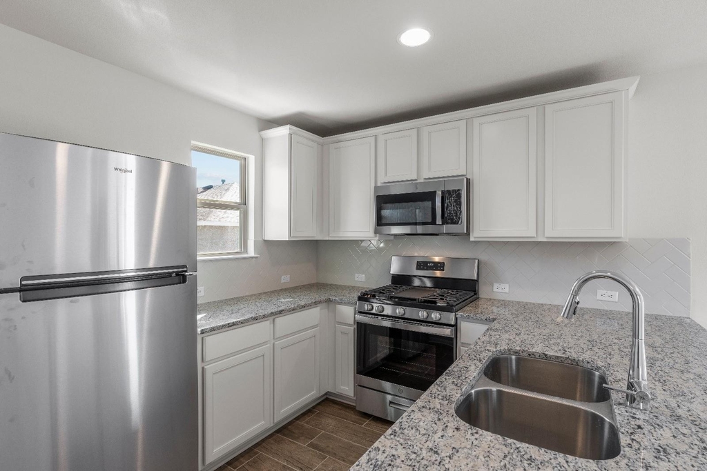 1725 Lakota Ln - Photo 16