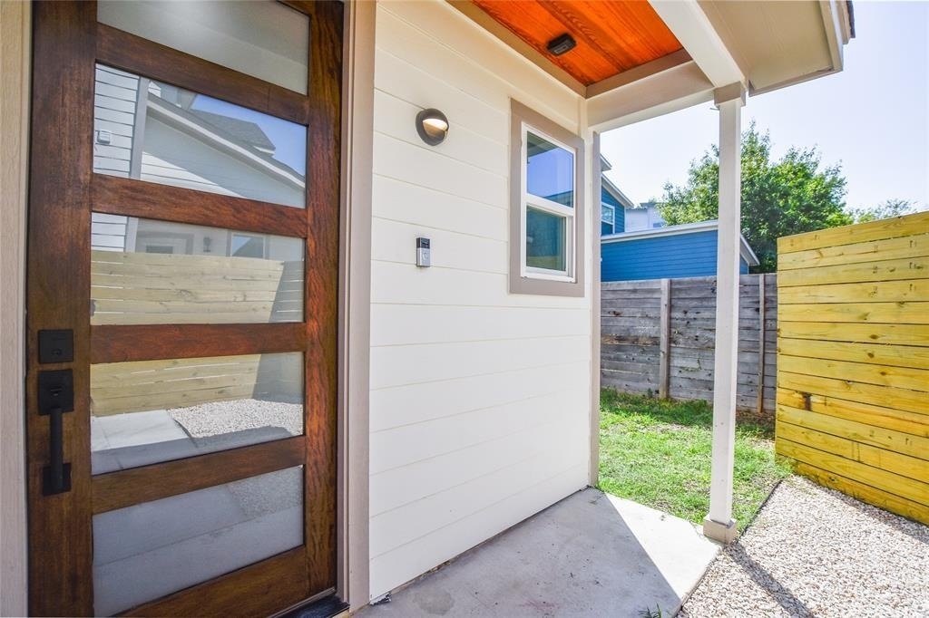 7103 Bennett Ave - Photo 1