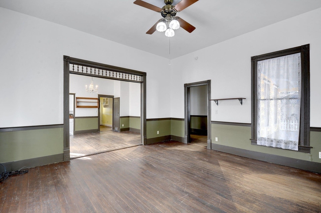 304 Olive St - Photo 3
